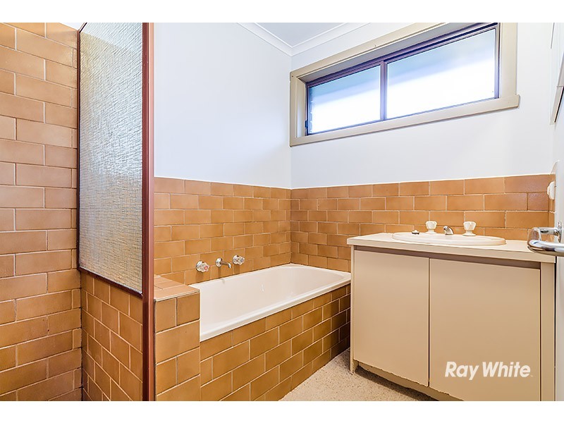 1/27 Bowen Street, Cranbourne VIC 3977