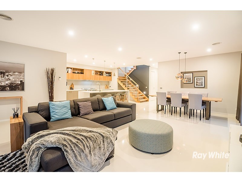 7 Yandra Street, Clyde North VIC 3978