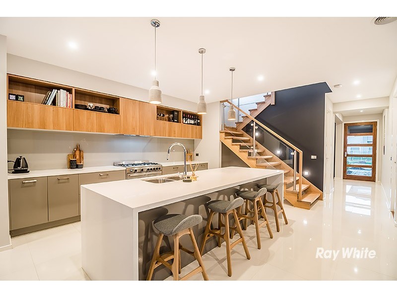 7 Yandra Street, Clyde North VIC 3978