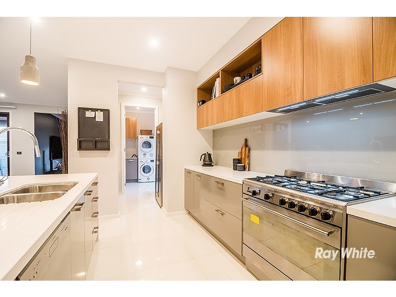 7 Yandra Street, Clyde North VIC 3978