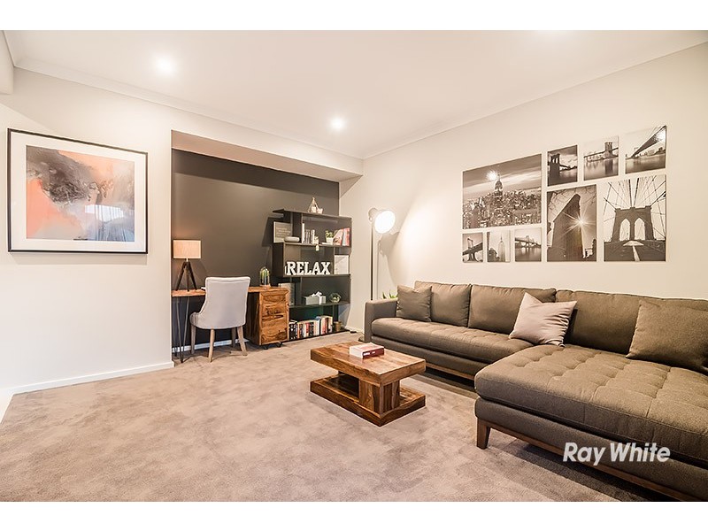 7 Yandra Street, Clyde North VIC 3978