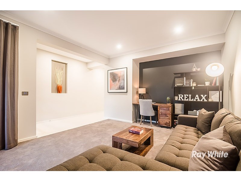 7 Yandra Street, Clyde North VIC 3978