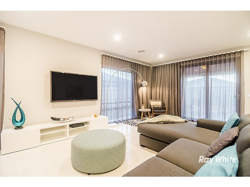 7 Yandra Street, Clyde North VIC 3978