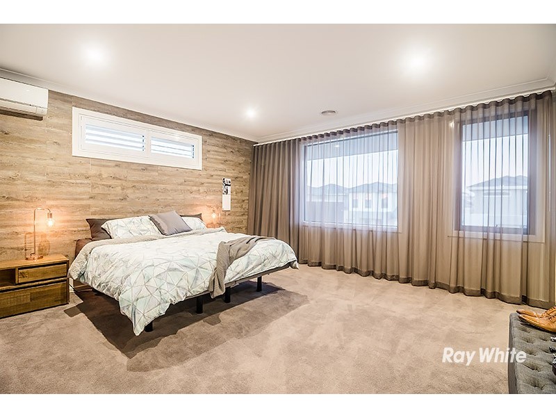 7 Yandra Street, Clyde North VIC 3978