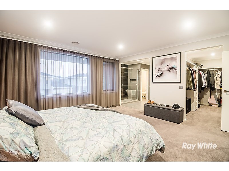 7 Yandra Street, Clyde North VIC 3978