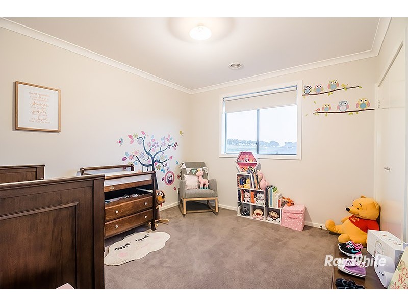 7 Yandra Street, Clyde North VIC 3978