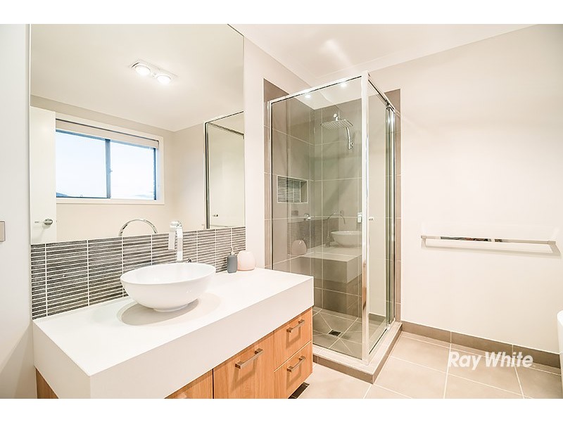 7 Yandra Street, Clyde North VIC 3978