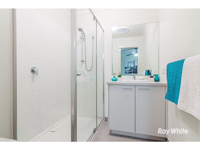 9 Jutland Close, Clyde North VIC 3978