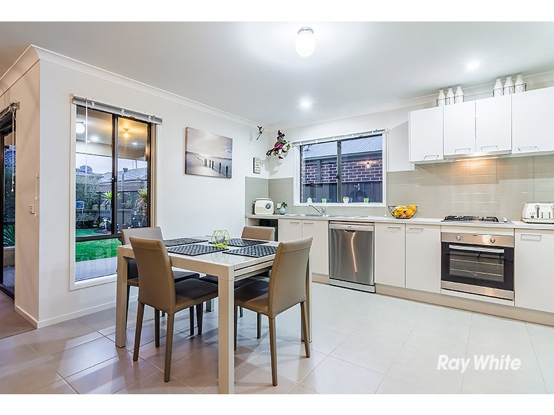 9 Jutland Close, Clyde North VIC 3978