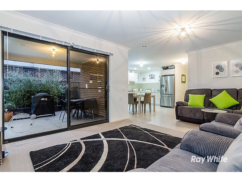 9 Jutland Close, Clyde North VIC 3978