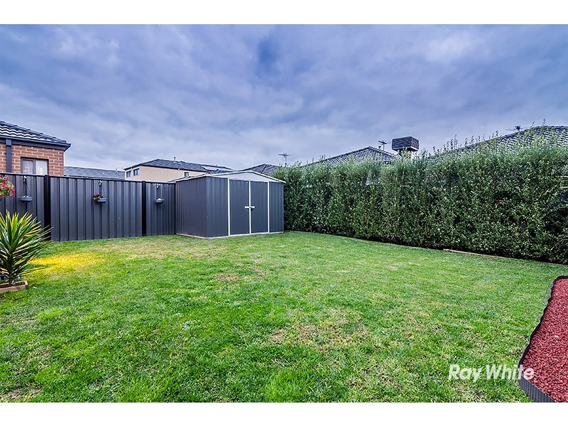 9 Jutland Close, Clyde North VIC 3978
