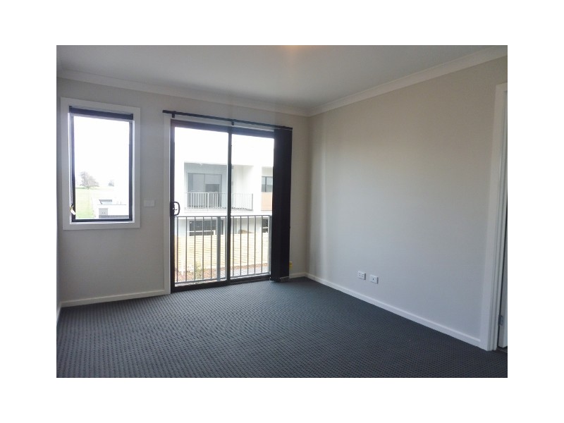 7 Queenie Way, Cranbourne West VIC 3977