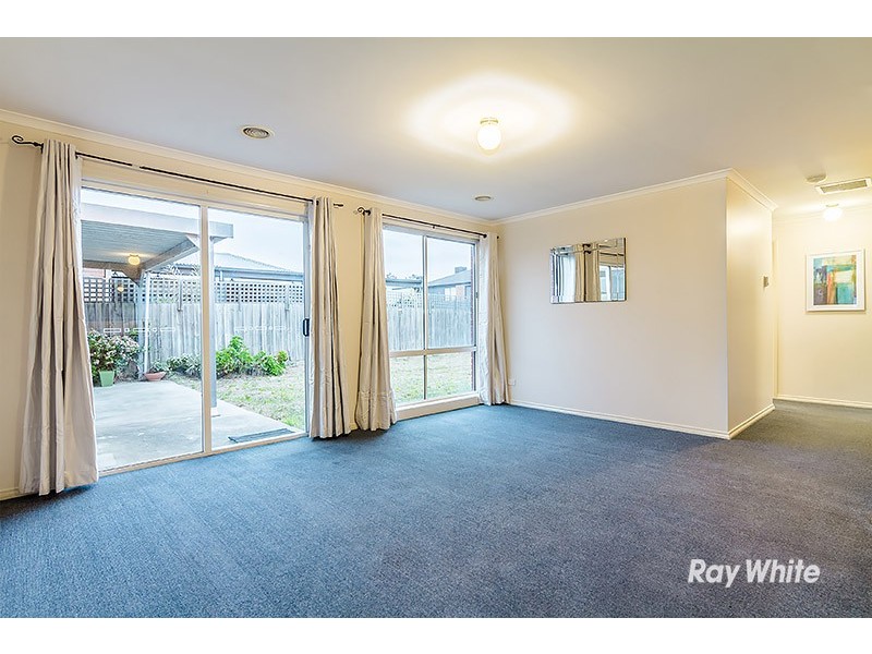 7 Genoa Way, Cranbourne West VIC 3977
