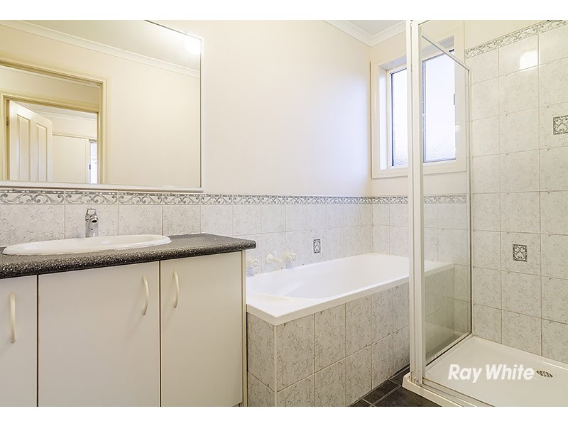 7 Genoa Way, Cranbourne West VIC 3977