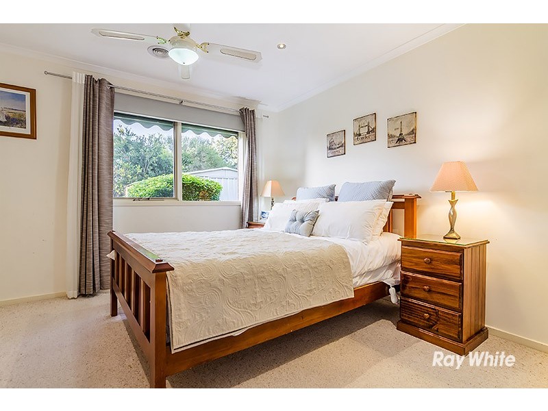 19 Kerrison Drive, Hampton Park VIC 3976