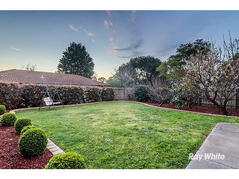 19 Kerrison Drive, Hampton Park VIC 3976