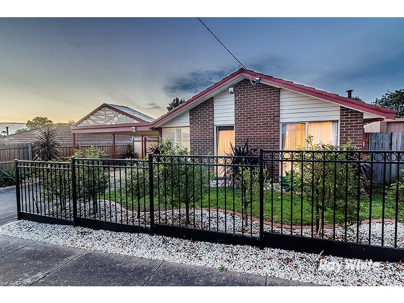 19 Kerrison Drive, Hampton Park VIC 3976