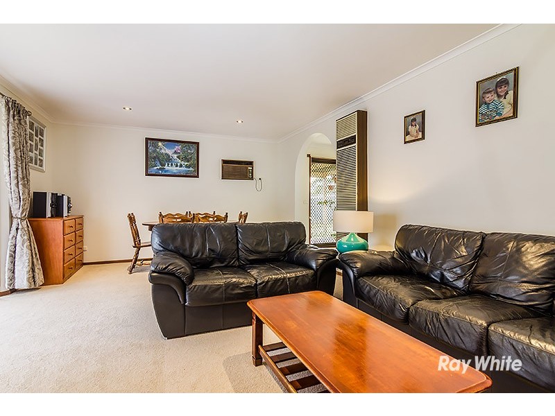 2 Taddor Drive, Cranbourne VIC 3977