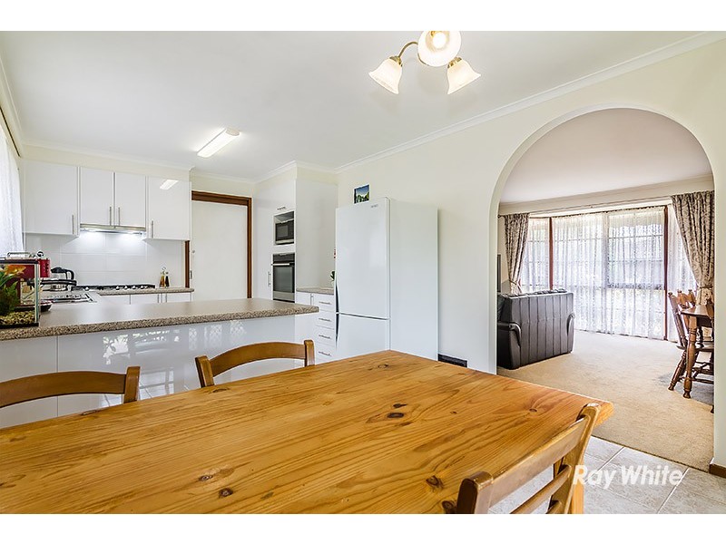 2 Taddor Drive, Cranbourne VIC 3977