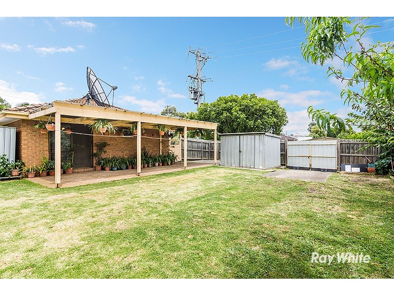 2 Taddor Drive, Cranbourne VIC 3977