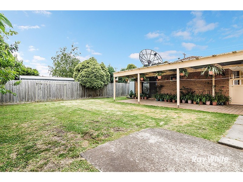 2 Taddor Drive, Cranbourne VIC 3977