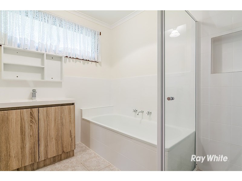 2 Taddor Drive, Cranbourne VIC 3977