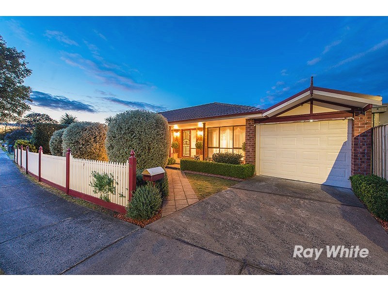 61 Elizabeth Street, Cranbourne North VIC 3977