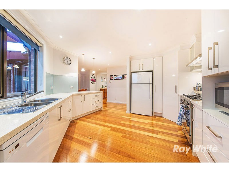 61 Elizabeth Street, Cranbourne North VIC 3977