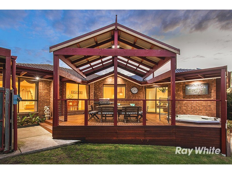 61 Elizabeth Street, Cranbourne North VIC 3977