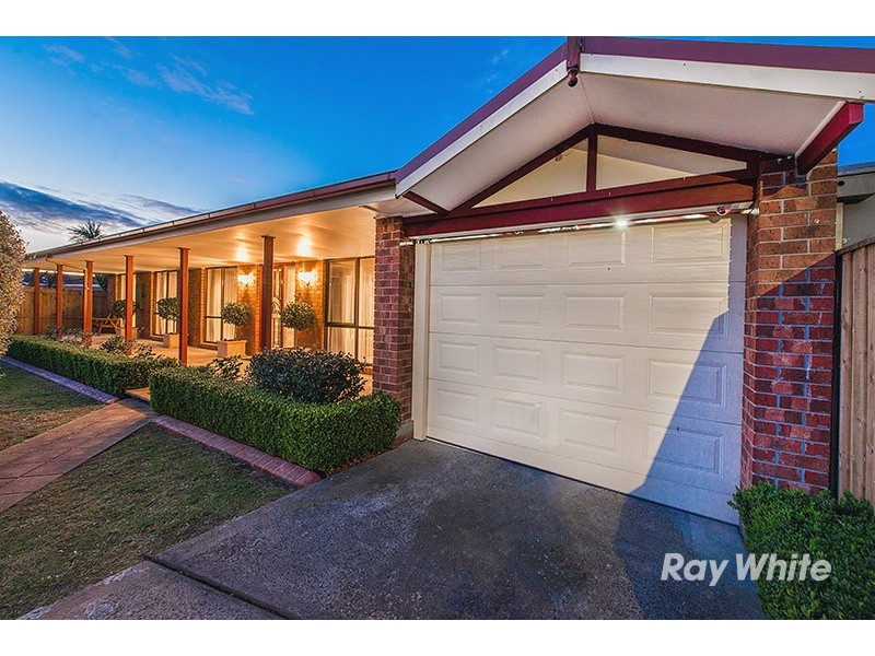 61 Elizabeth Street, Cranbourne North VIC 3977