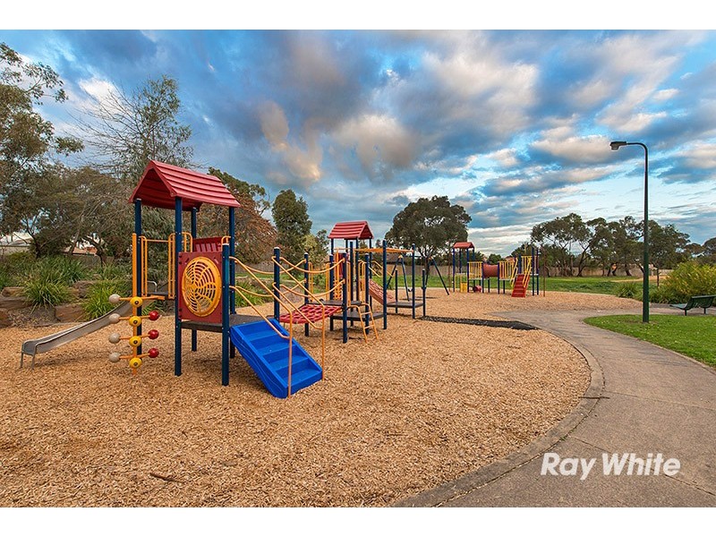 61 Elizabeth Street, Cranbourne North VIC 3977