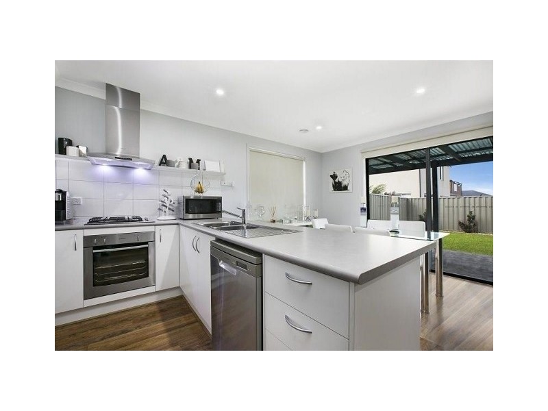 13 McEwan Drive, Cranbourne East VIC 3977