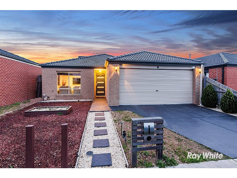 44 Pengana Way, Cranbourne West VIC 3977