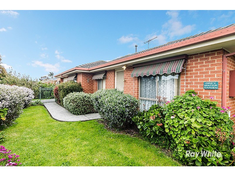 15 Bellarine Drive, Cranbourne VIC 3977