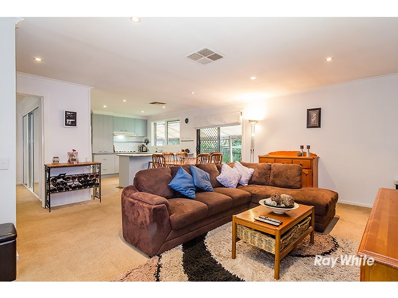 8 Haven Court, Cranbourne VIC 3977