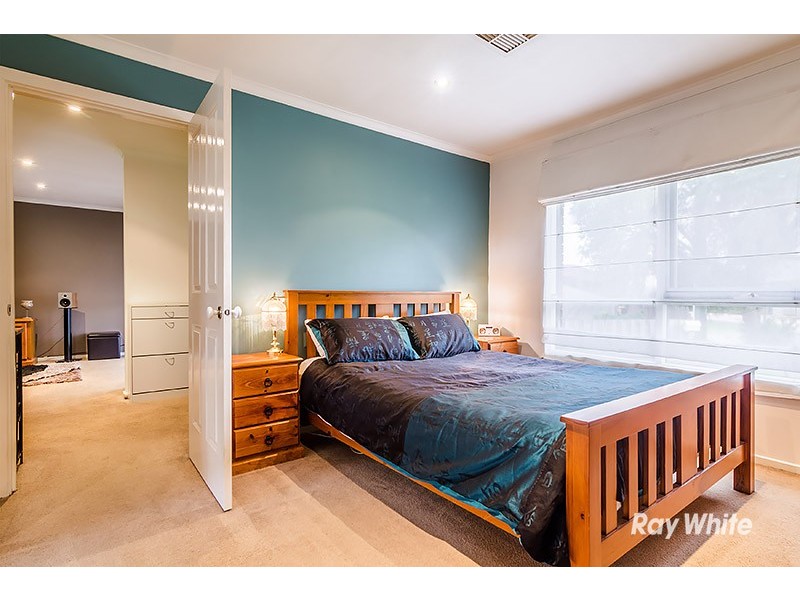 8 Haven Court, Cranbourne VIC 3977