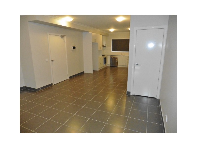 102/141 Windermere Boulevard, Pakenham VIC 3810