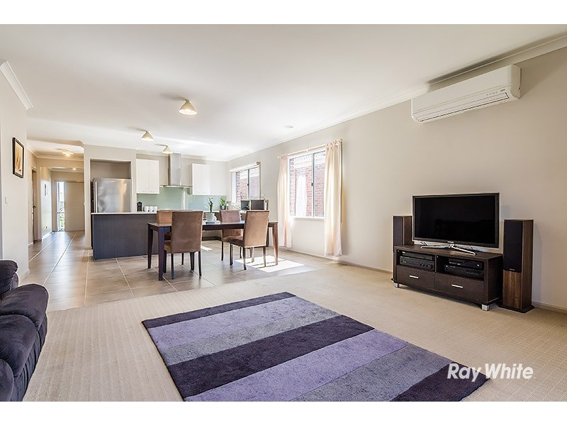 41 Kindred Ave, Cranbourne North VIC 3977