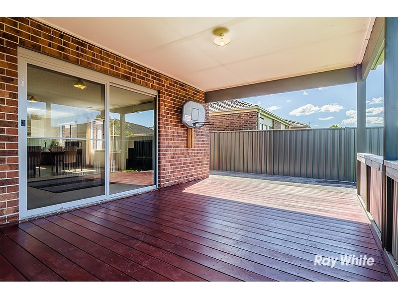 41 Kindred Ave, Cranbourne North VIC 3977