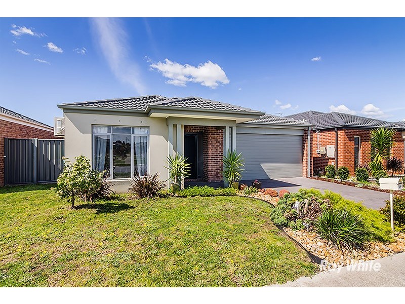 41 Kindred Ave, Cranbourne North VIC 3977