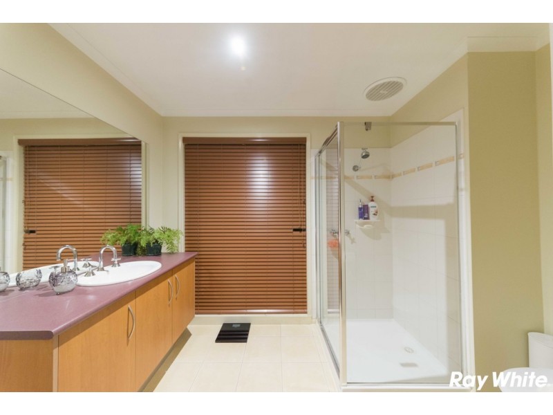 30 Olive Road, Lynbrook VIC 3975