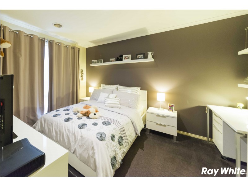 30 Olive Road, Lynbrook VIC 3975