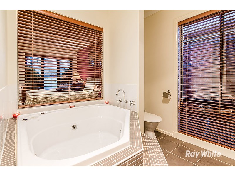 14 Formby Place, Cranbourne VIC 3977