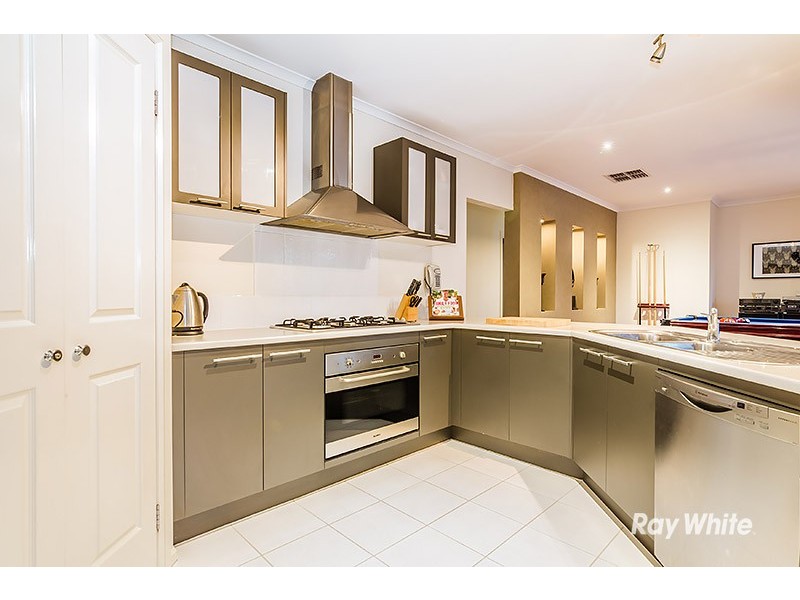 14 Formby Place, Cranbourne VIC 3977