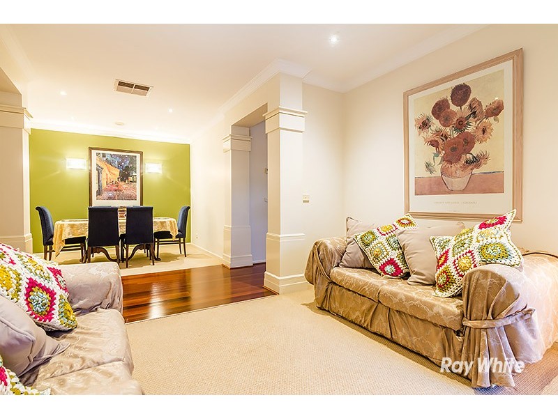 14 Formby Place, Cranbourne VIC 3977