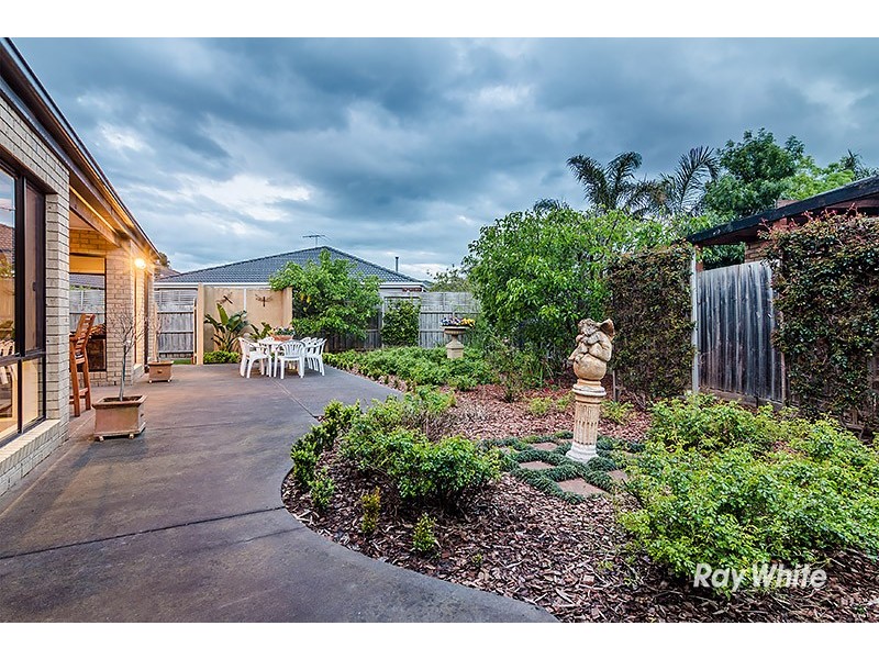 14 Formby Place, Cranbourne VIC 3977