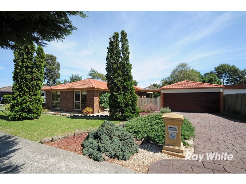 11 Glenbourne Road, Cranbourne VIC 3977