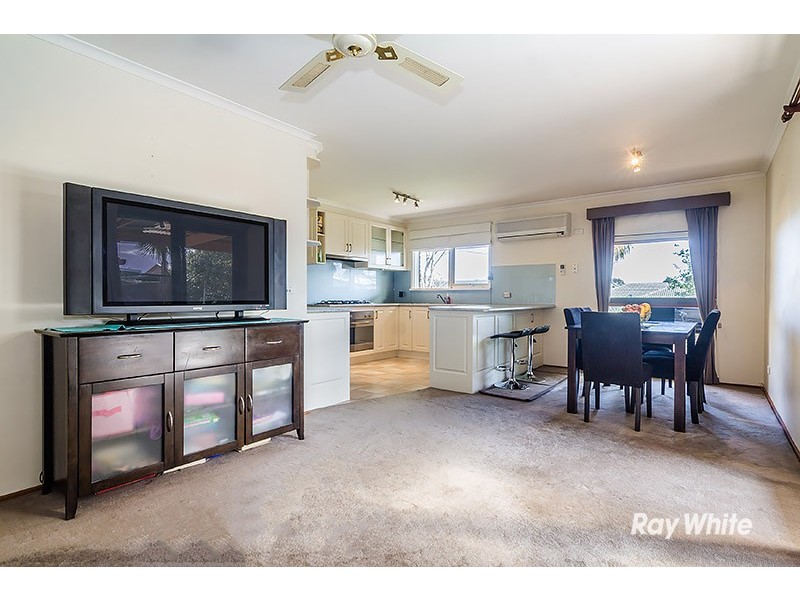 11 Glenbourne Road, Cranbourne VIC 3977