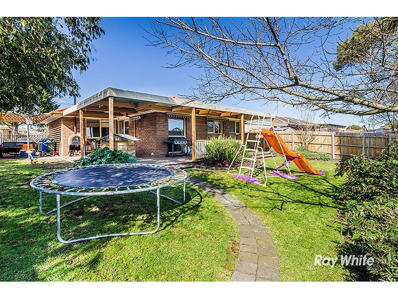 11 Glenbourne Road, Cranbourne VIC 3977