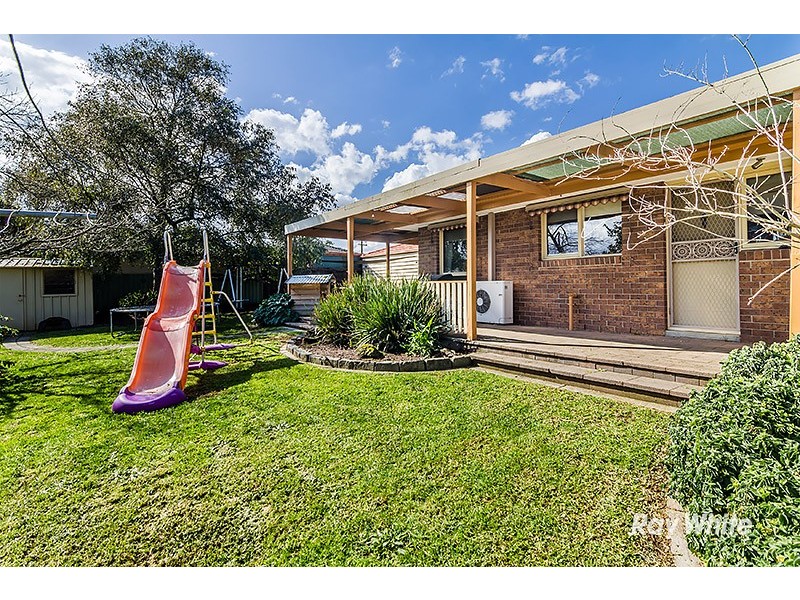 11 Glenbourne Road, Cranbourne VIC 3977